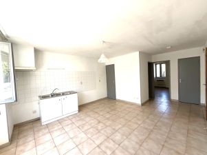 appartement 2 pièces en location sur Saint-Pierre-de-Trivisy (81330)